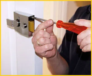 Exclusive Locksmith Service Chicopee, MA 413-247-4692 Exclusive Locksmith Service Chicopee, MA 413-247-4692 - 10-lock-smiths